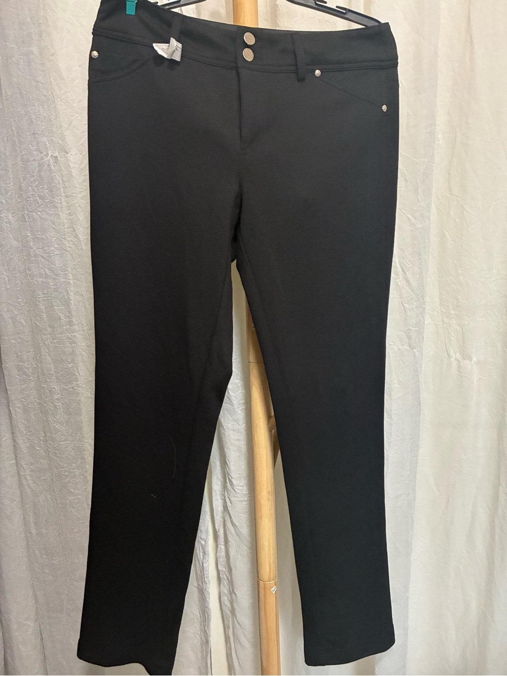 Women's Straight-Leg Pants in Black — Classic Everyday Fit